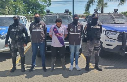 En el cantón Pedernales, la Policía detuvo a Aldo Leonel V. Q., de 33 años, sospechoso de asesinar a tiros a una menor de 14 años.