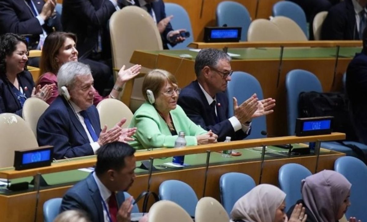 En el centro, la expresidenta chilena Michele Bachelet, quien buscará la Secretaría General de la ONU. FOTO: Europa Press