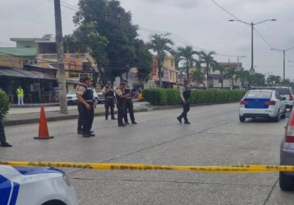 En los exteriores de un centro comercial asesinaron a tiros a un hombre, en la ciudad de Guayaquil.
