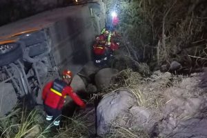 En menos de 48 horas, tres accidentes de tránsito involucrando a cuatro buses de pasajeros en Ecuador dejaron más de 20 heridos.