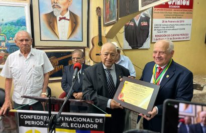 Encuentro nacional de periodistas en Portoviejo destacó la contribución de José Antonio Izquierdo Pugliese al crecimiento económico y social a través de la cadena Súper Éxito