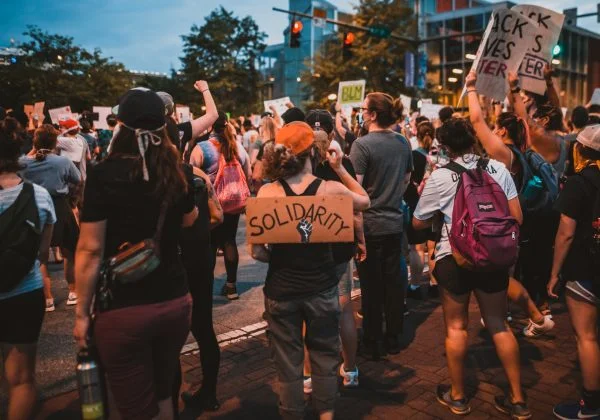 Enfrentamientos en Alemania: 150 heridos en protesta por la paz
