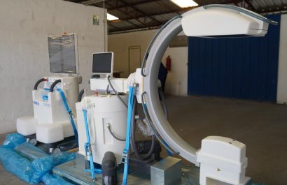 Equipamiento de alta tecnología llega a 32 hospitales ecuatorianos para mejorar procedimientos quirúrgicos
