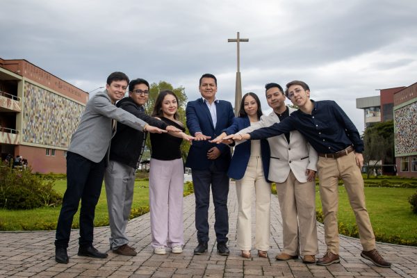 Equipo universitario de Ecuador triunfa en reto global de innovación con propuesta de comunicación ambiental transparente