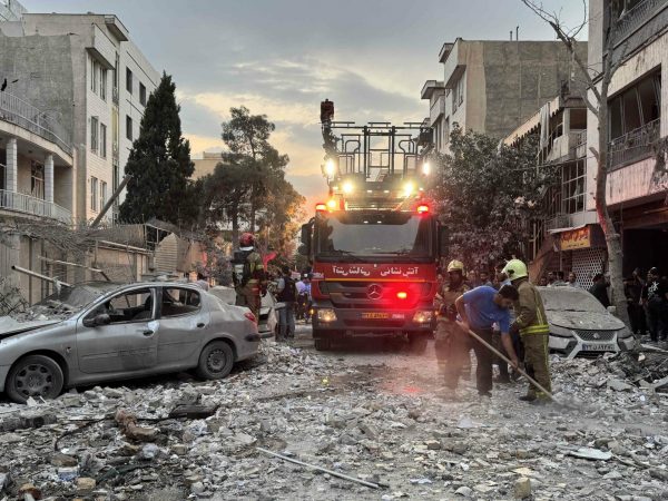 Escalada Bélica: Irán ataca Israel tras ofensiva contra instalaciones nucleares