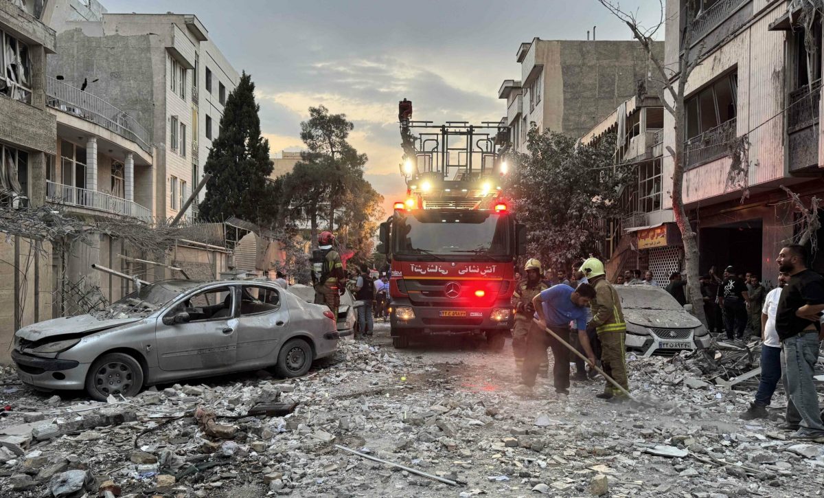 Escalada Bélica: Irán ataca Israel tras ofensiva contra instalaciones nucleares
