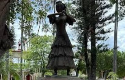 Escultura de Florinda Meza en Zacatecas desata debate y respuesta del artista