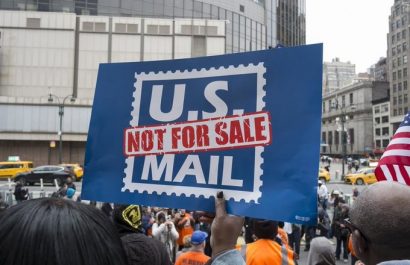 Foto / Archivo - Europa Press: Manifestación en Nueva York contra la reestructuración del servicio de correos.