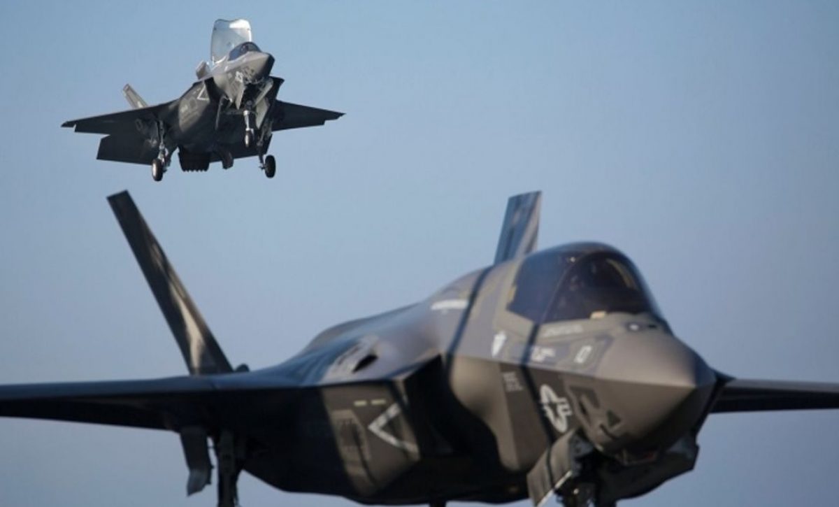 Estados Unidos desplegó diez aviones de combate F-35 en Puerto Rico para reforzar las operaciones antinarcóticos en la región, según un anuncio oficial.