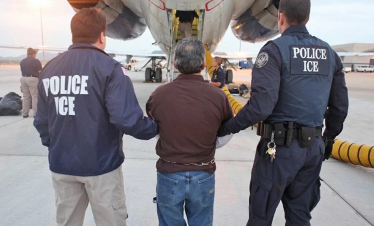 Estados Unidos planea multar con $998 diarios a los migrantes con orden de deportación