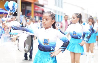 Este 30 de septiembre se desarrolló en Rocafuerte un desfile para celebrar un nuevo aniversario de cantonización