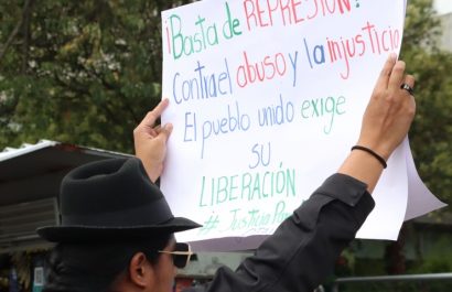 Este viernes se desarrolló un plantó en la Fiscalía solicitando la libertad de los detenidos en el paro. FOTO: API