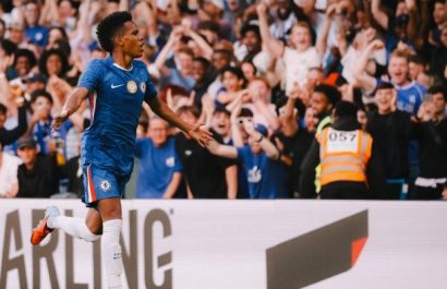 El joven brasileño Estevao marcó su primer gol con el Chelsea en su debut con los de Londres. FOTO: Chelsea