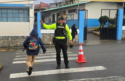 Esto dice la ministra de Educación Alegría Crespo sobre la presencia de agentes de la Policía en las instituciones educativas . (Policía Nacional).