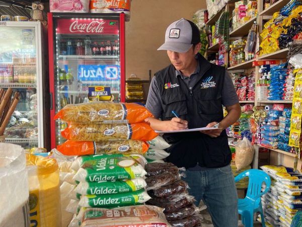 Estos son algunos de los 359 productos y servicios de la las canasta básica en Ecuador, según el INEC. (Arcsa).