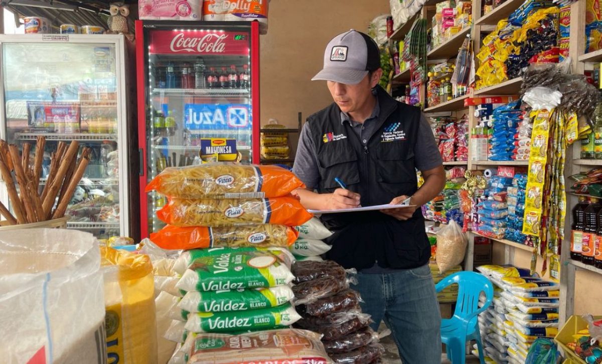 Estos son algunos de los 359 productos y servicios de la canasta básica en Ecuador, según el INEC. (Arcsa).