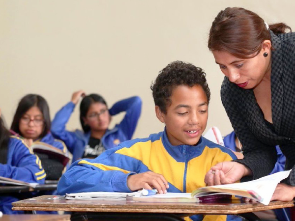 Estrategia “Tiempo para ser docente” beneficiará a más de 130 mil maestros en el país