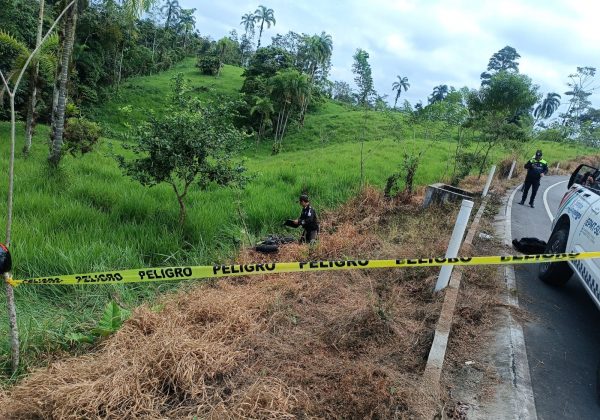 Estrellamiento y volcamiento cobra una vida en la colonia Velasco Ibarra