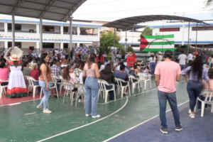 Estudiantes de Cristo Rey resaltan Tradiciones manabitas en conmemoración de la provincialización de Manabí