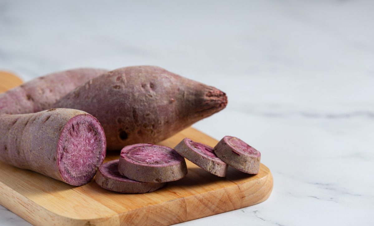 Estudio revela potencial del extracto de camote morado contra el cáncer de mama