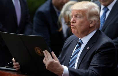 rump Considera Invocar la Ley de Insurrección por Protestas en Los Ángeles