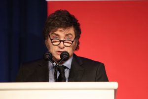 Jueza argentina suspende decreto de Javier Milei que limita el derecho a huelga