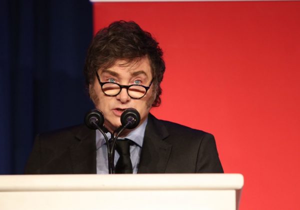 Jueza argentina suspende decreto de Javier Milei que limita el derecho a huelga