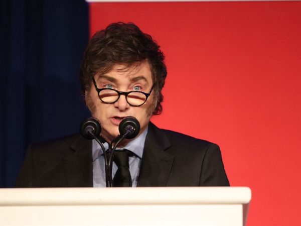 Jueza argentina suspende decreto de Javier Milei que limita el derecho a huelga