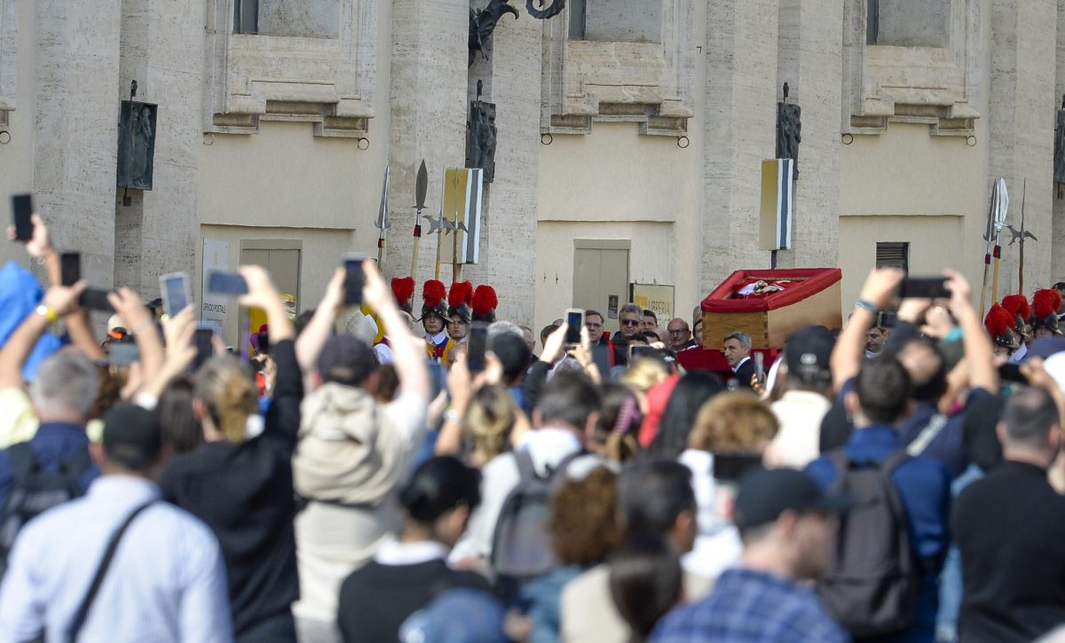 El Vaticano abre sus puertas para el último adiós al Papa Francisco