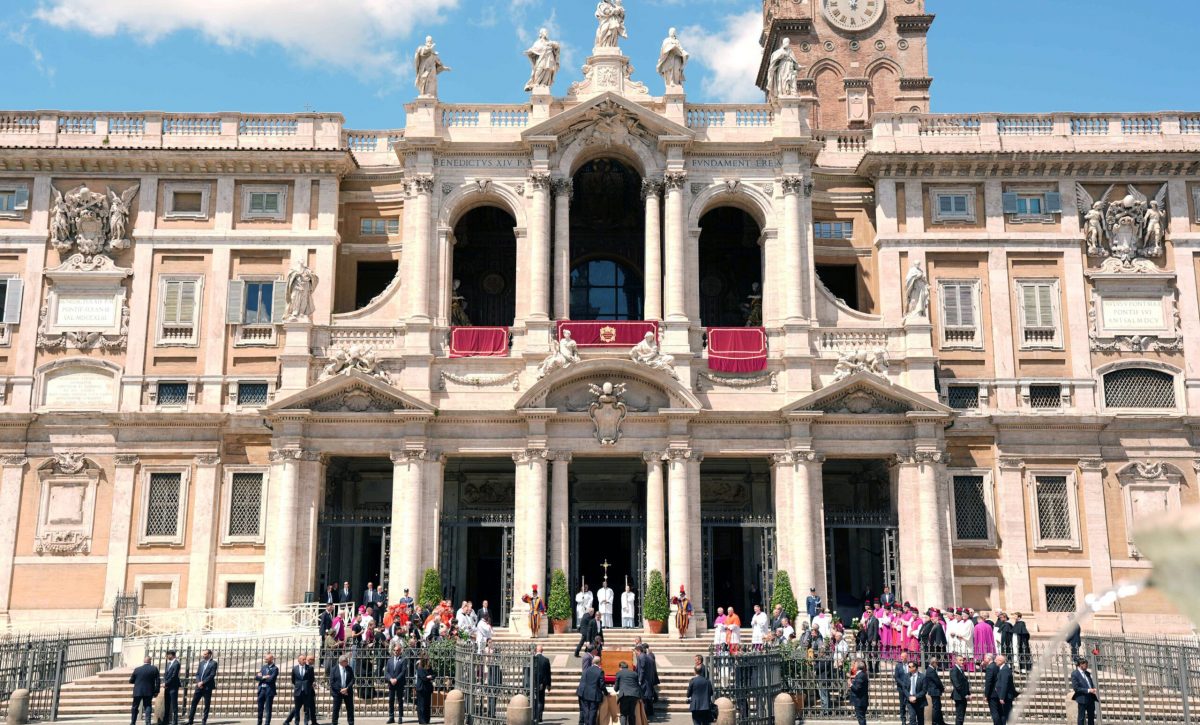 Misa privada en Roma: Los cardenales rezan por el Papa Francisco en su tumba