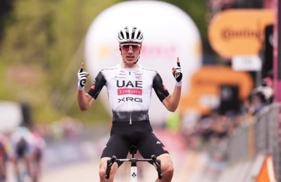El español Juan Ayuso conquista la alta montaña y se acerca al liderato del Giro
