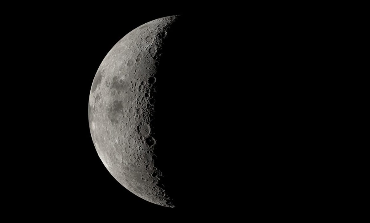 Esta visualización simula lo que la tripulación de Artemis II podría ver a través de las ventanas de Orión.