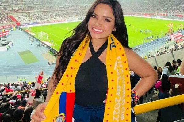 Evelyn Vanessa Calderón: La Coqueta que pisa fuerte en el fútbol