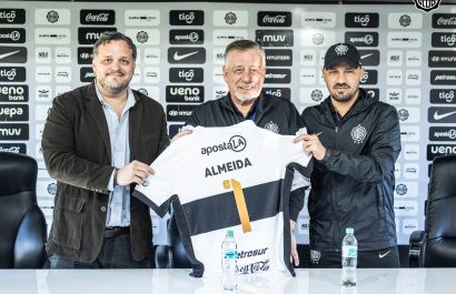 Éver Hugo Almeida asume por quinta vez como DT de Olimpia hasta 2026