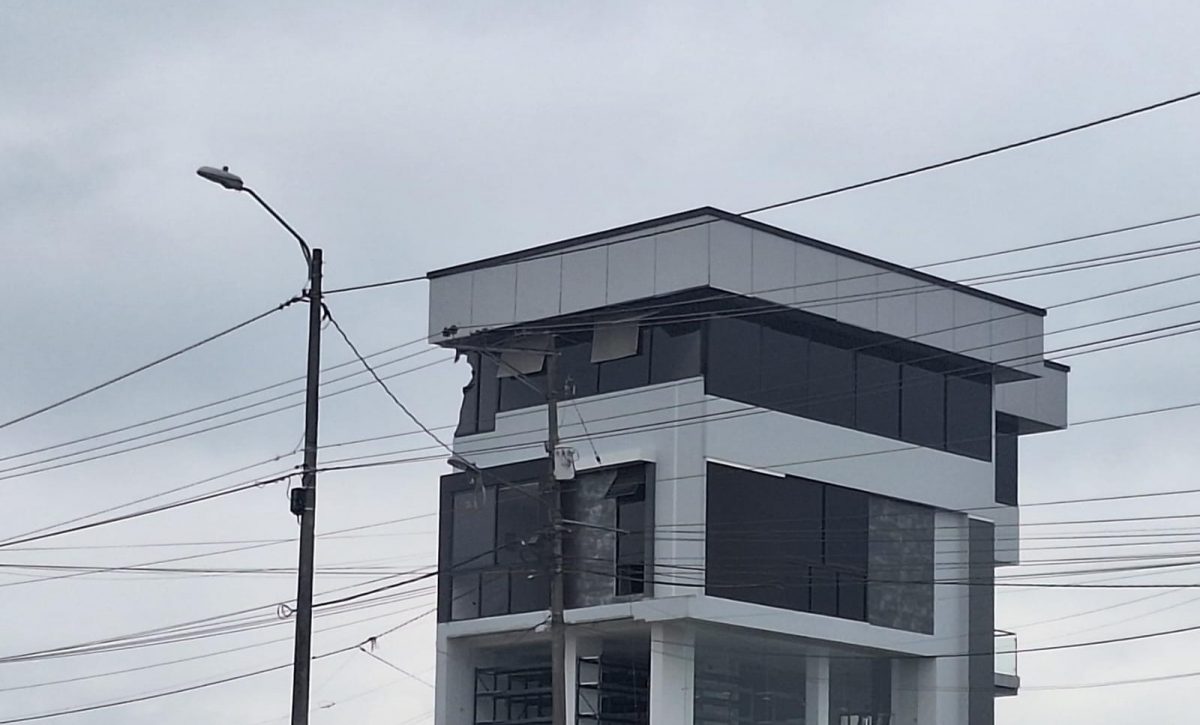 Explosión en edificio de Santo Domingo investigan caso de extorsión con explosivos
