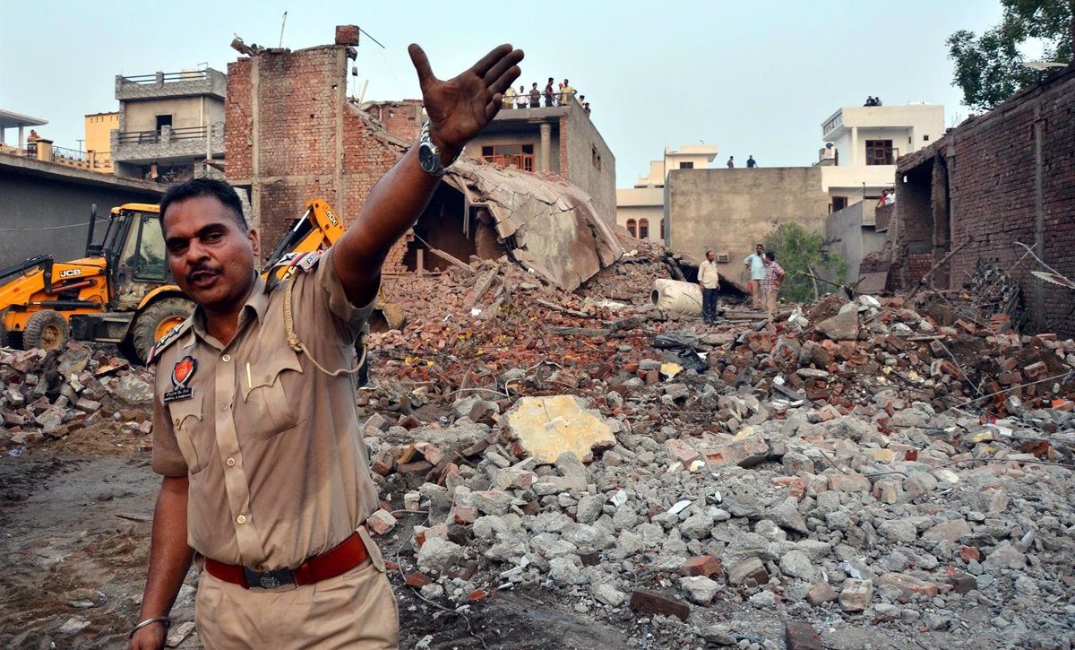 Explosión en fábrica de petardos deja 18 muertos en el oeste de India