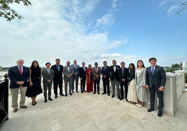 Exportadores ecuatorianos exploran financiamiento con Banco de China en Guayaquil