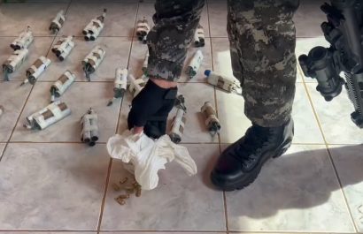 Fuerzas Armadas y Policía ejecutan operativos conjuntos en distrito Manta, contra banda de extrosionadores que estaba lista para operar.