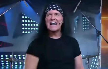 Exvocalista de ACDC filmará en el cementerio patrimonial de Tulcán