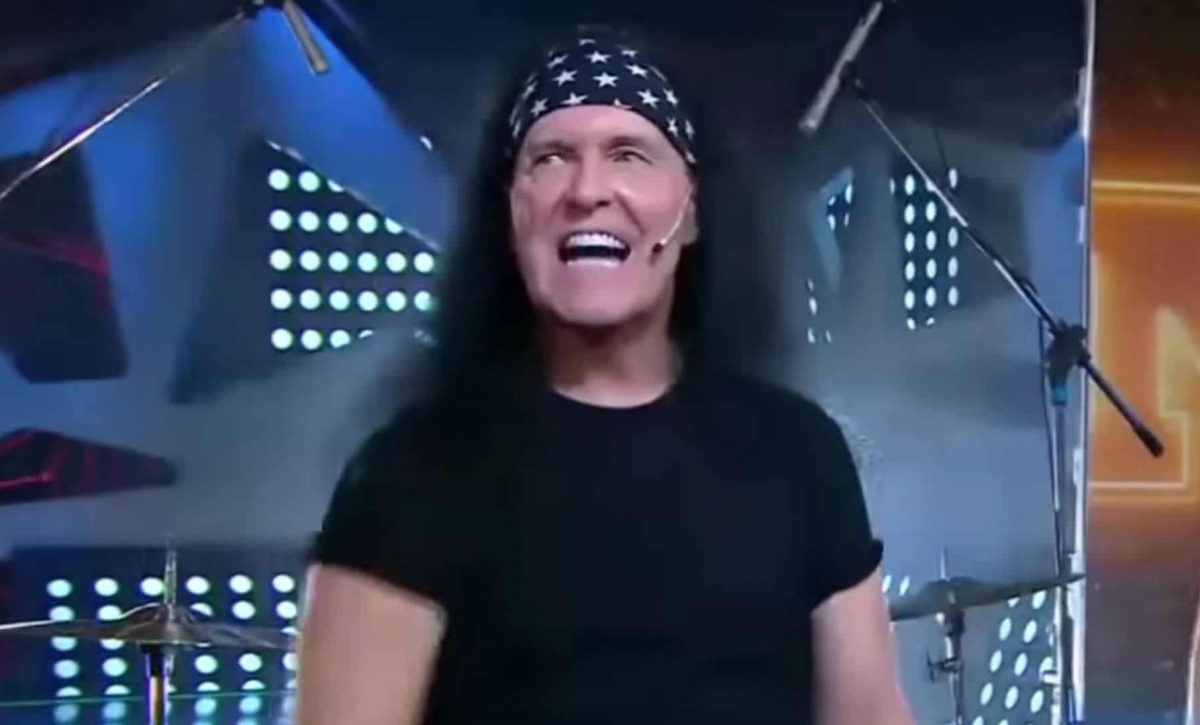 Exvocalista de ACDC filmará en el cementerio patrimonial de Tulcán