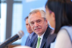 Expresidente Alberto Fernández enfrentará juicio por corrupción en Argentina
