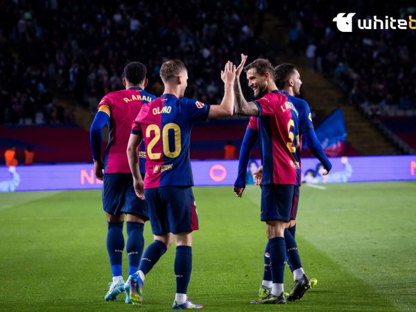 Jugadores del FC Barcelona celebrando.