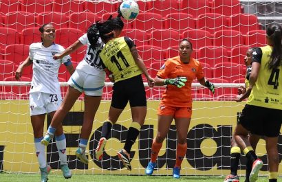 Dragonas IDV, LDU, Barcelona SC y U. Católica van por la final de la Superliga Femenina.