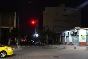 Portoviejo: cinco zonas con deficiente iluminación afectan a transeúntes y conductores