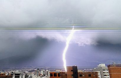 Factores climáticos provocaron tormenta eléctrica en el norte de Quito, según Inamhi