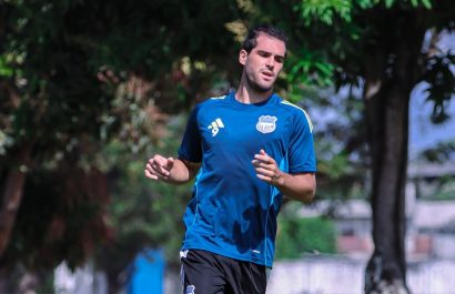 Facundo Castelli por lesión se perderá el Clásico del Astillero.