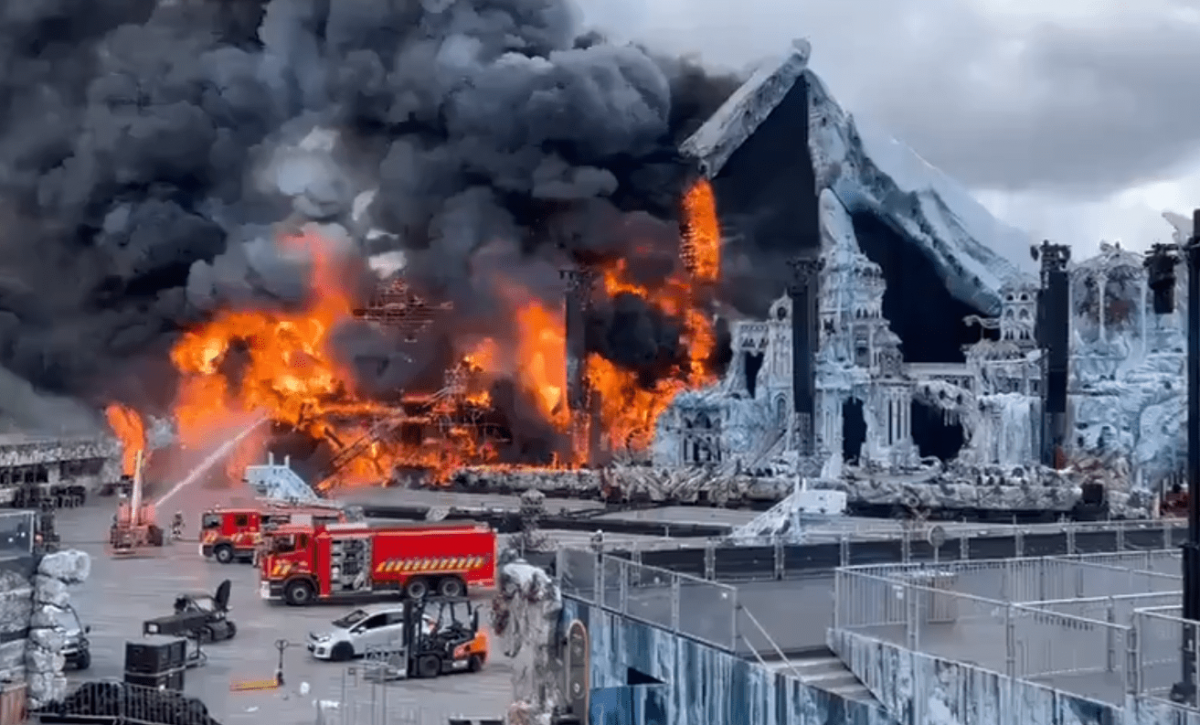 Falla en pirotecnia provoca incendio en el escenario de Tomorrowland 2025