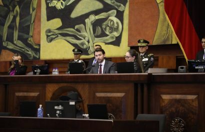 Fallo judicial respalda decisión de Niels Olsen sobre bancadas legislativas