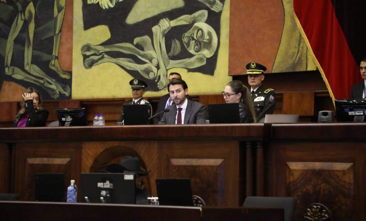 Fallo judicial respalda decisión de Niels Olsen sobre bancadas legislativas