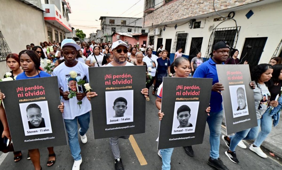 Familiares de los cuatro adolescentes han solicitado justicia por este caso.